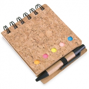 Libreta de corcho con marcadores de colores