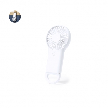 Ventilador portátil de ABS blanco con mosquetón integrado, 2 velocidades y alimentación a pilas — caja kraft (8x17,5 cm)