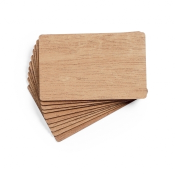 Set de 10 tarjetas de madera natural veteada para marcaje en láser — en caja de cartón kraft individual