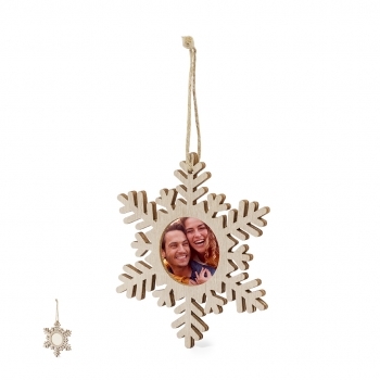 Adorno portafotos navideño Jorik de madera — ventana 4x4 cm, 3 diseños (Copo Nieve, Árbol, Estrella), colgador en yute natural, bolsa reciclada
