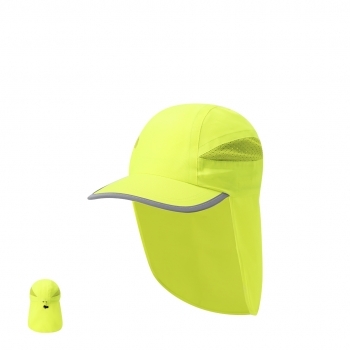 Gorra deportiva de poliéster fluorescente con perfil reflectante en visera, solapa protectora de cuello y cierre elástico