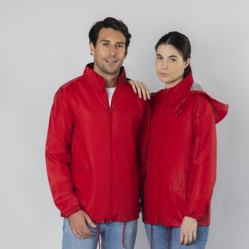 Chubasquero Bravion adulto Silver Coating — poliéster 230T tratamiento plata en interior, cuello alto, capucha extraíble con velcro, bajo ajustable