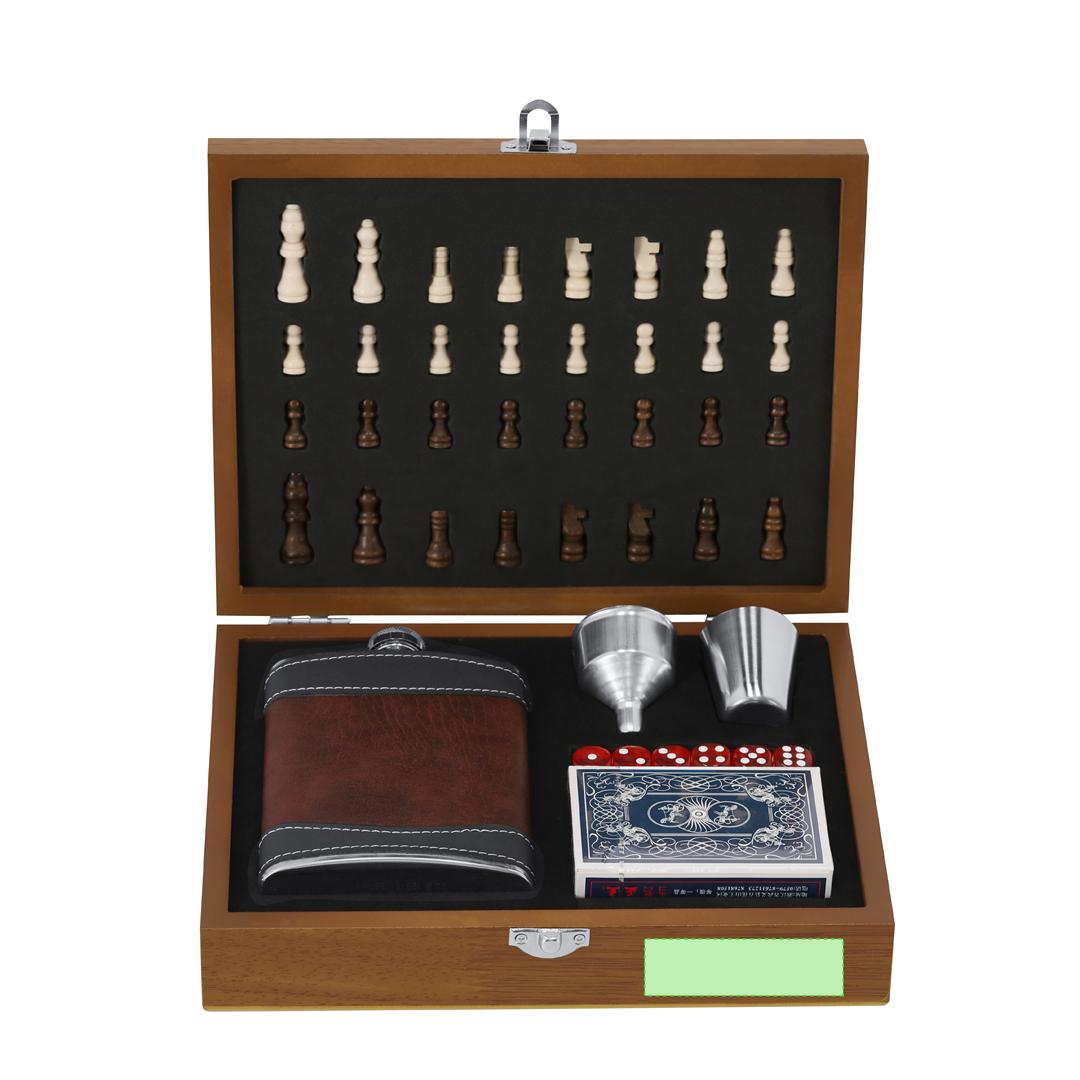 Set petaca de madera diseño tablero ajedrez 220 ml con 3 juegos incluidos
