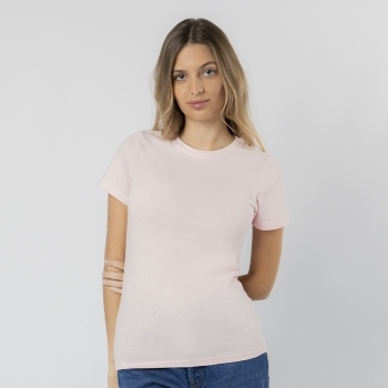Camiseta Epika de mujer en color — 100% algodón Ring Spun 150 g/m², fit femenino con costuras laterales y cuello canalé 1x1