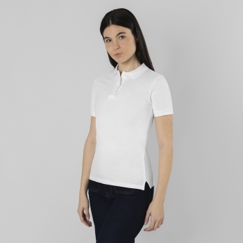 Polo Charles mujer blanco — 100% algodón Ring Spun piqué 180 g/m², fit femenino con tapeta 2 botones mate y ribetes acanalados